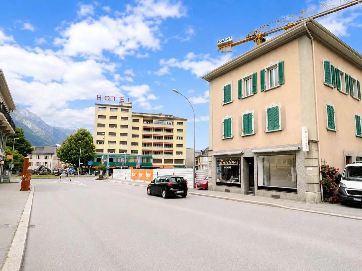COMMERCIAL SPACE FOR RENT - MARTIGNY CENTER - Photo 1 of 3