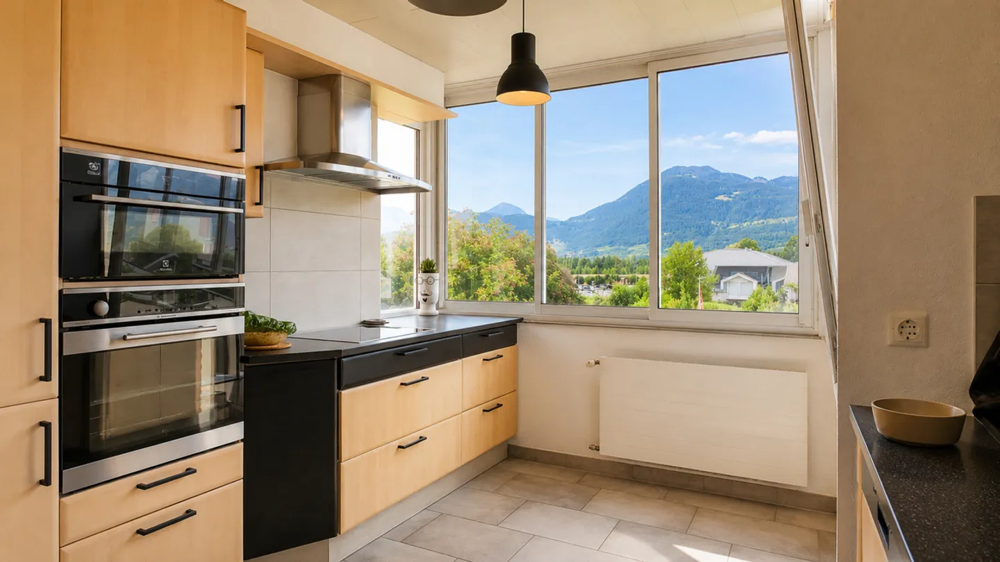 Appartement rénové avec vue montagne - Photo 1 sur 6