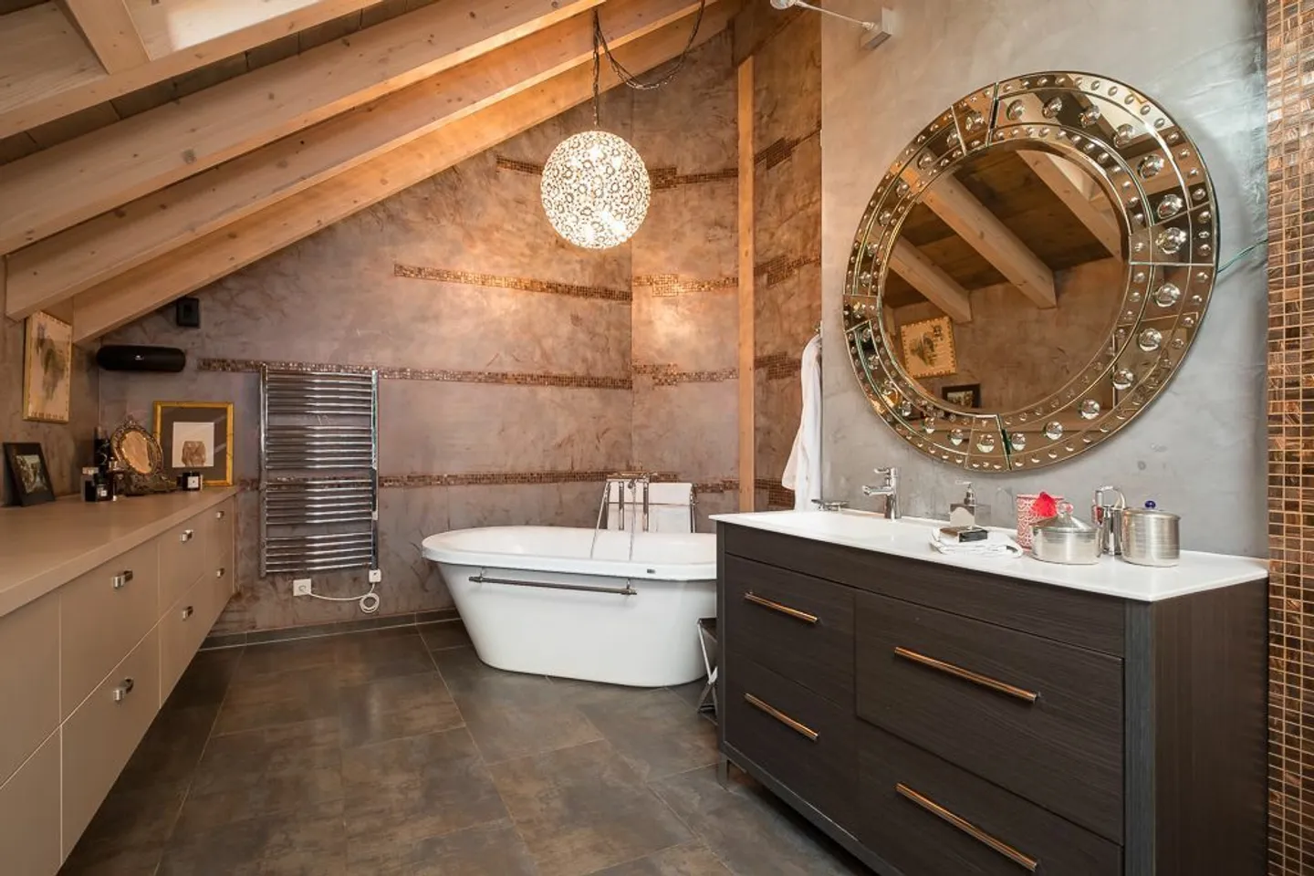 Casa con piscina interna e ascensore a Montricher (12 stanze) - Foto 9 di 13