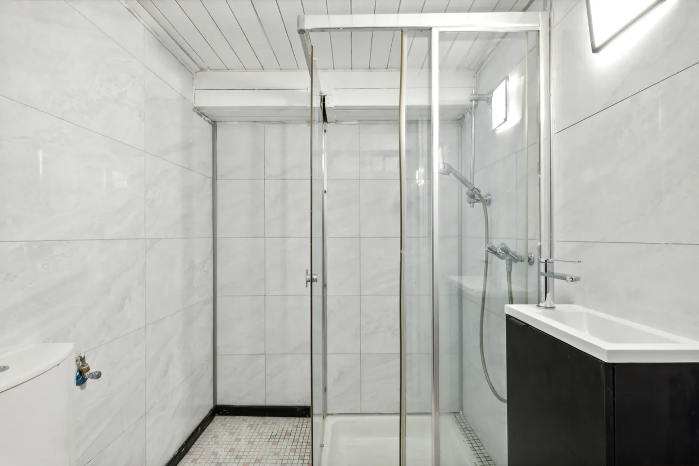 Einfamilienhaus mit 1200 m² Grundstück! - Foto 13 von 13
