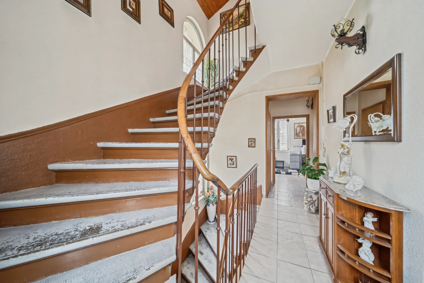 Vermietbares Haus mit 7,5 Zimmern in perfekter Lage! - Foto 8 von 13