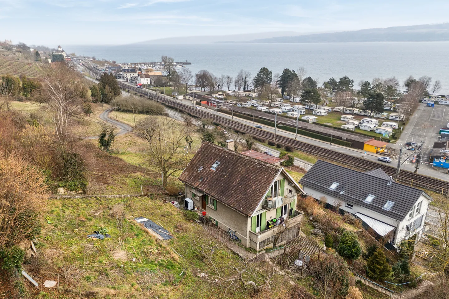 Haus mit zwei Wohnungen zu renovieren! - Foto 2 von 13