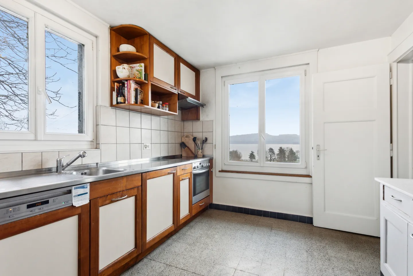 Haus mit zwei Wohnungen zu renovieren! - Foto 3 von 13