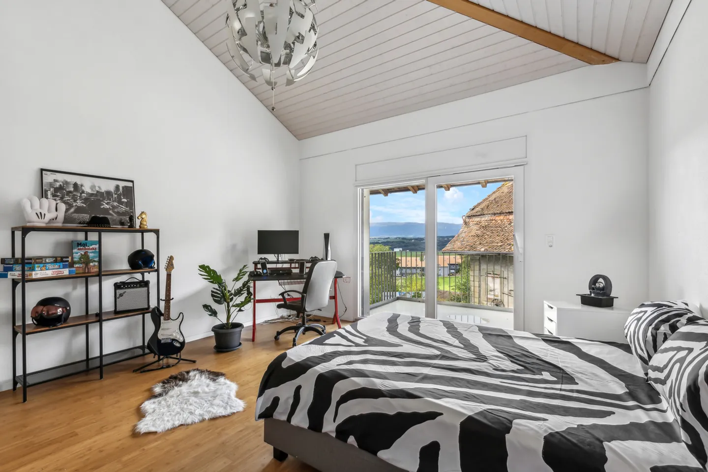 Apartment with large rooms, balconies, terrace, 3 parking spaces - Photo 4 of 9