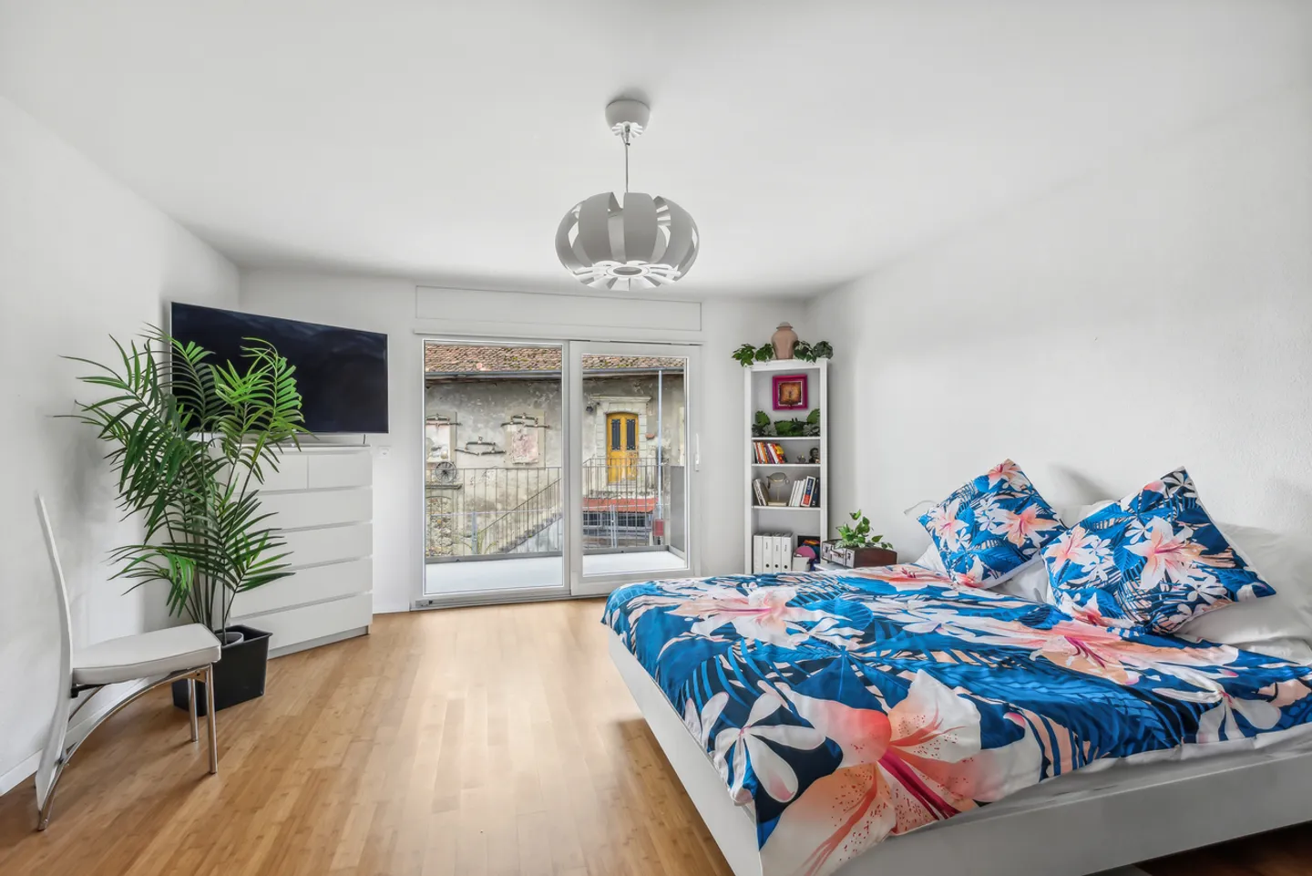 Apartment with large rooms, balconies, terrace, 3 parking spaces - Photo 8 of 9