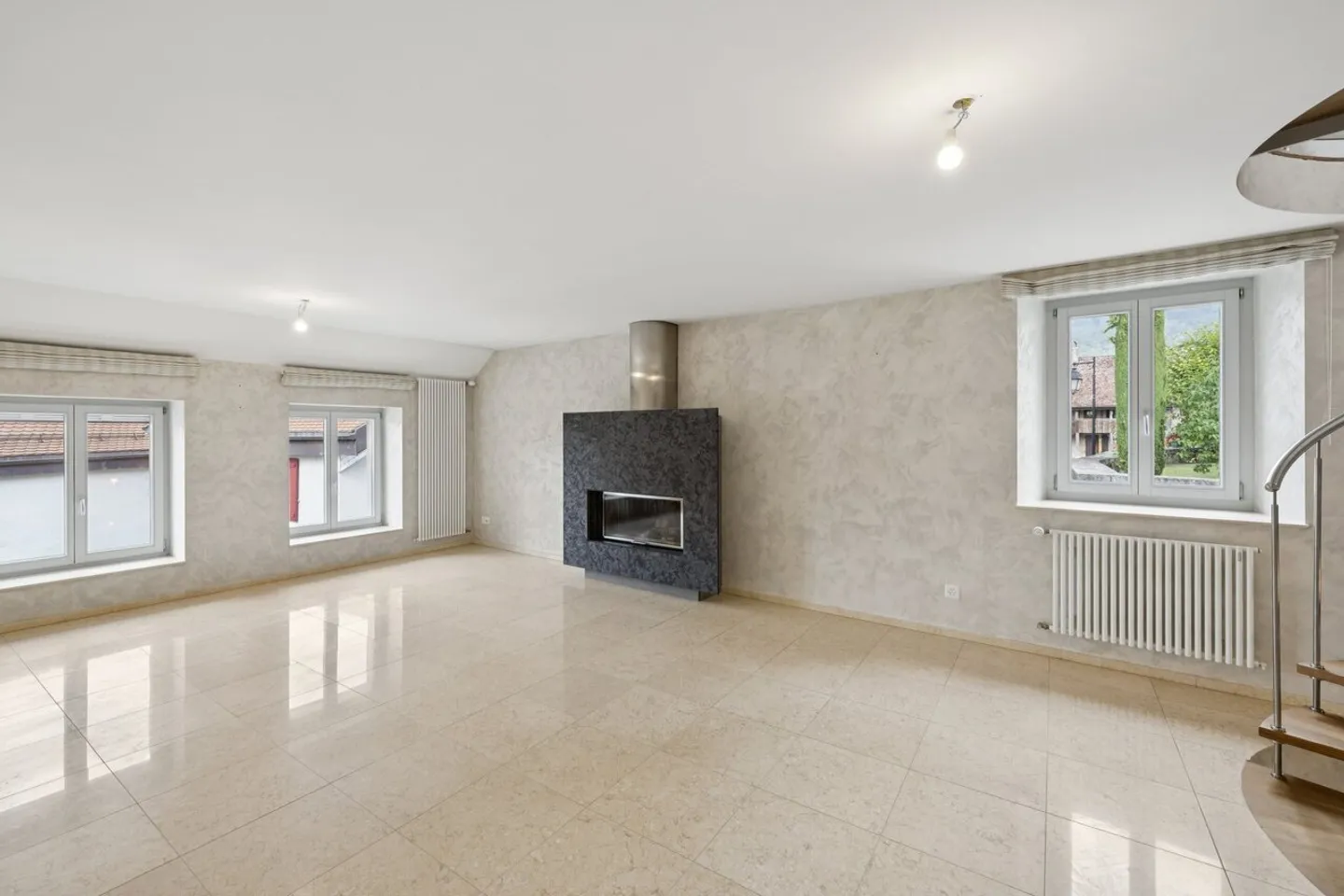 Offerta - Incantevole casa triplex nel cuore di Concise - Foto 4 di 8
