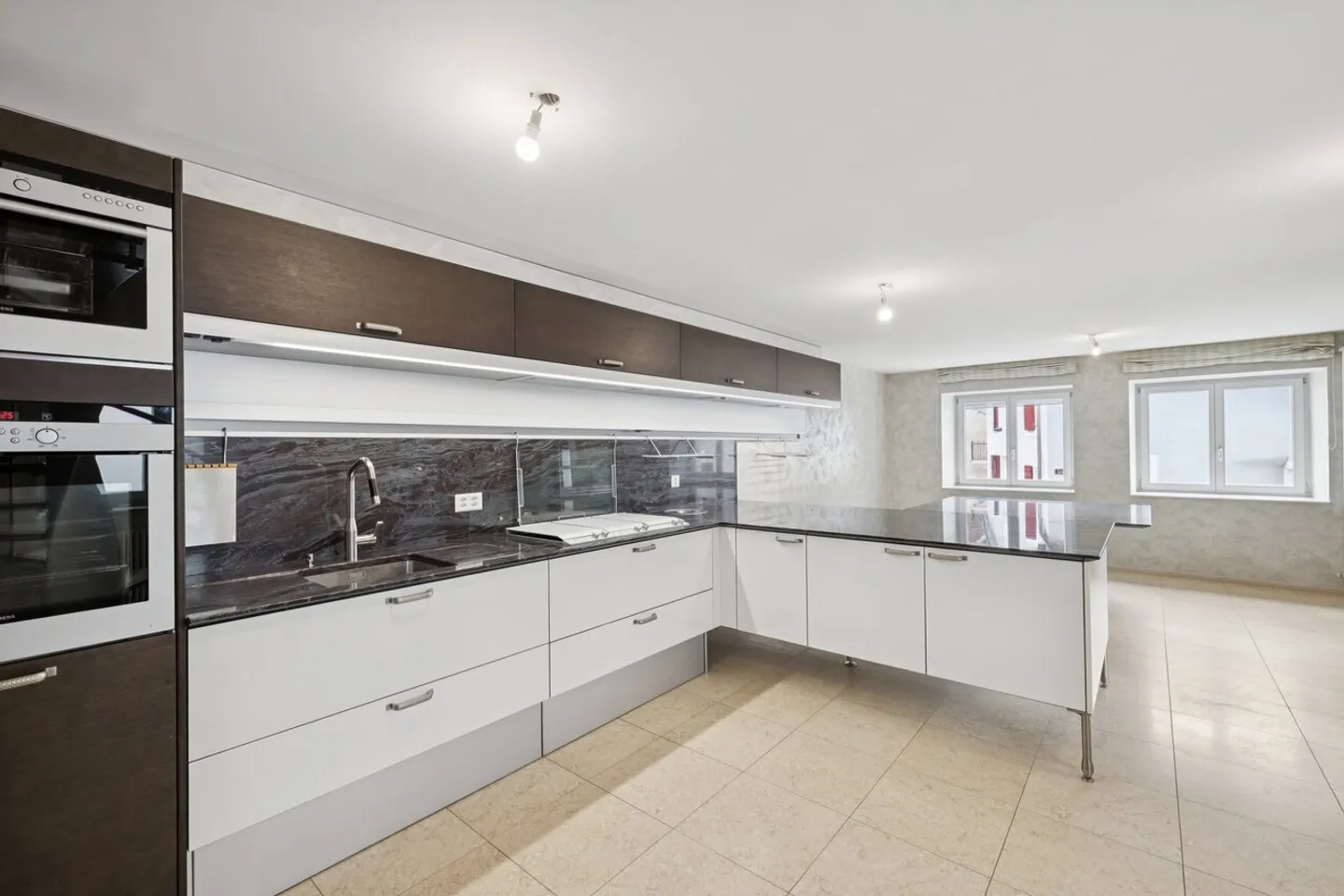 Offerta - Incantevole casa triplex nel cuore di Concise - Foto 2 di 8