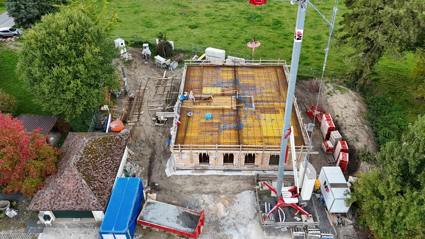 Nuovo appartamento di 5,5 stanze a Mathod - Foto 1 di 11