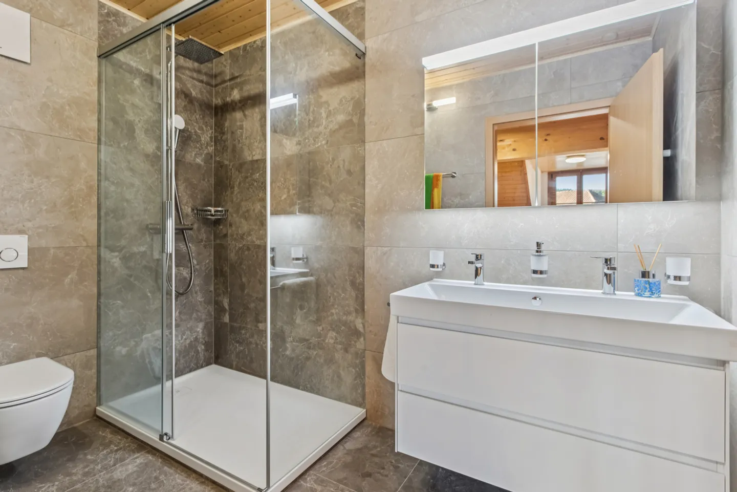 Magnificent 6.5-room apartment in Ogens - Photo 4 of 13