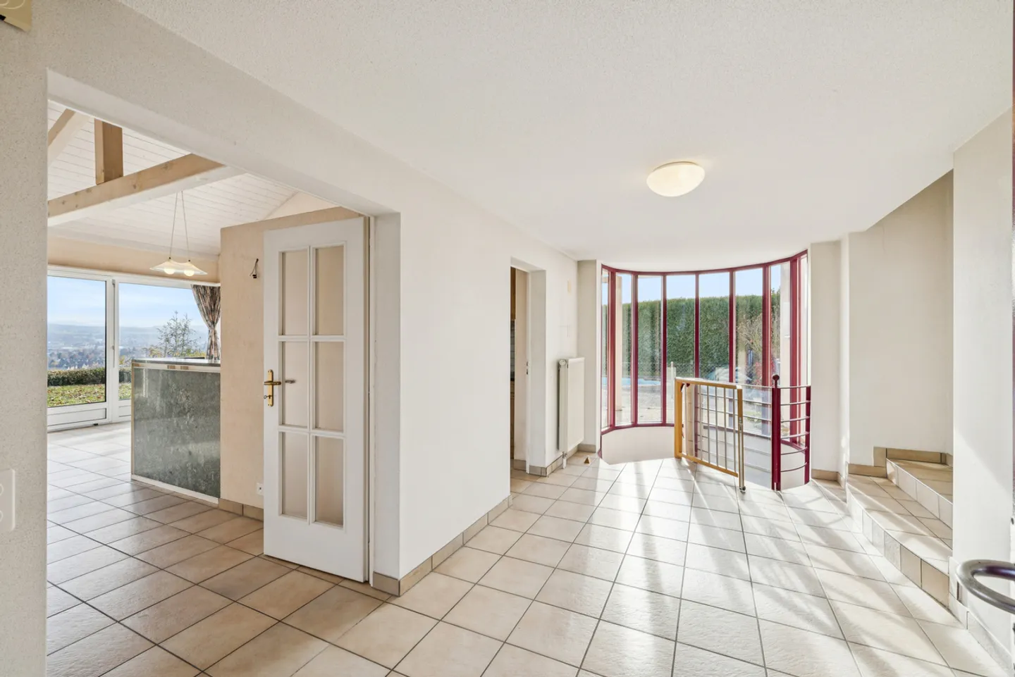 Maison d'architecte - Emplacement rare et vue imprenable sur le lac - Photo 6 sur 9