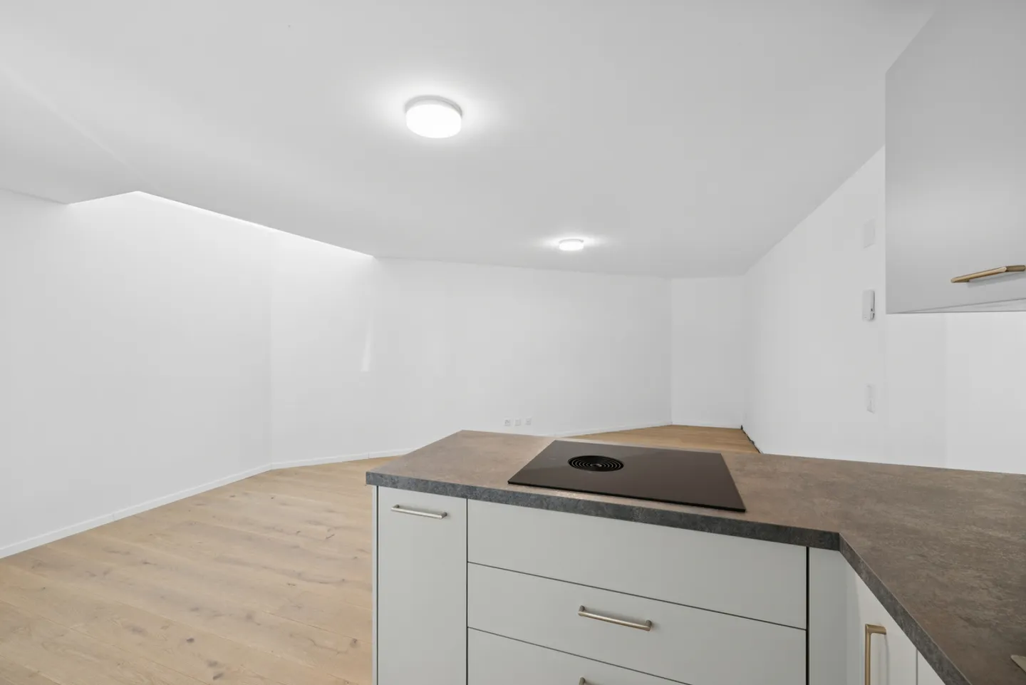 Nuovo studio a Valeyres-sous-Montagny, con posto auto esterno - Foto 4 di 9