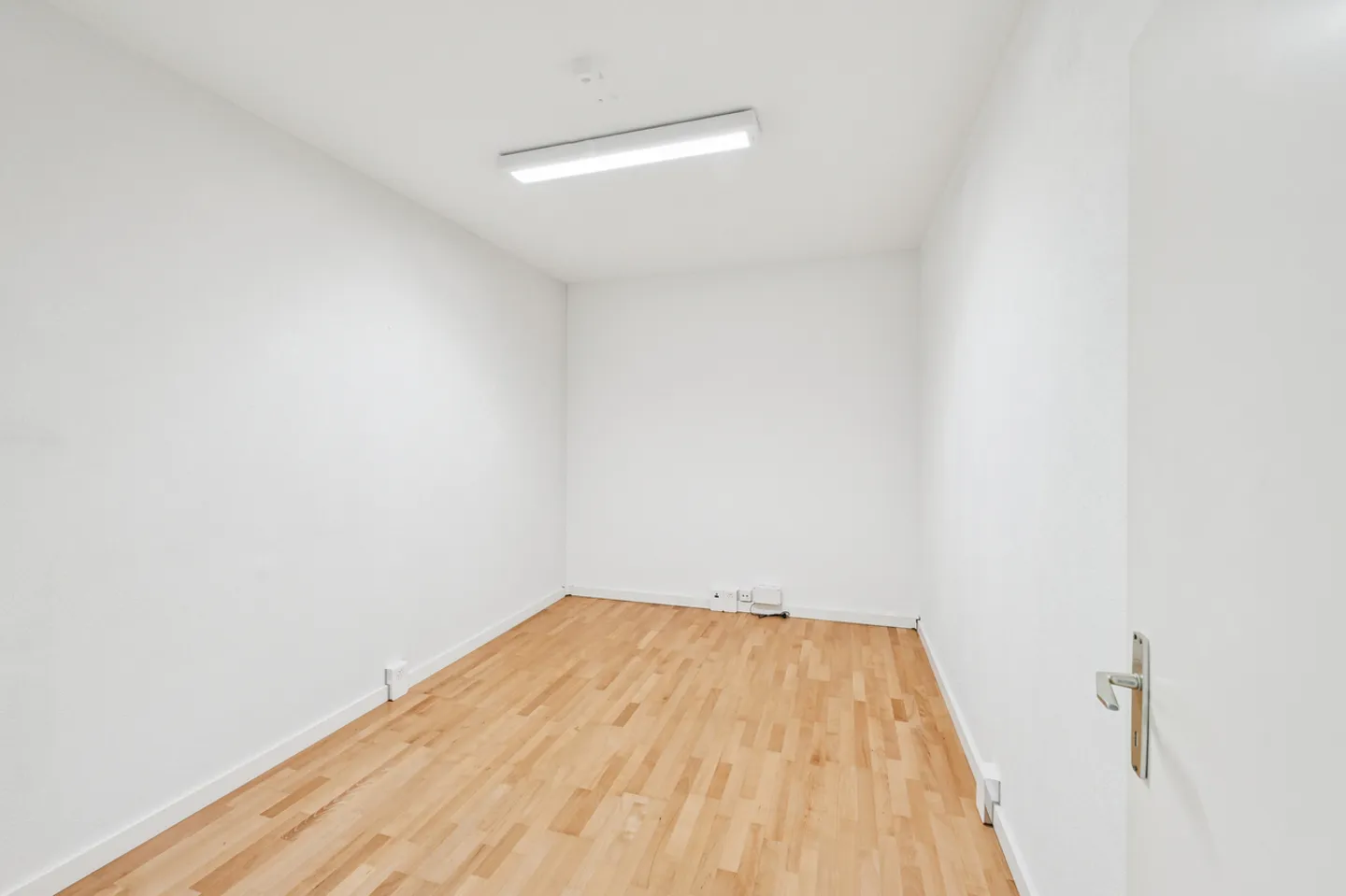 commercial space open to various activities - Photo 2 of 9