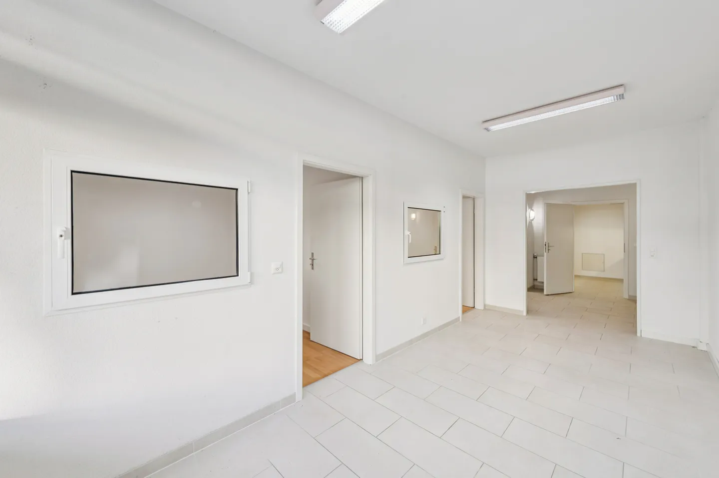 commercial space open to various activities - Photo 1 of 9