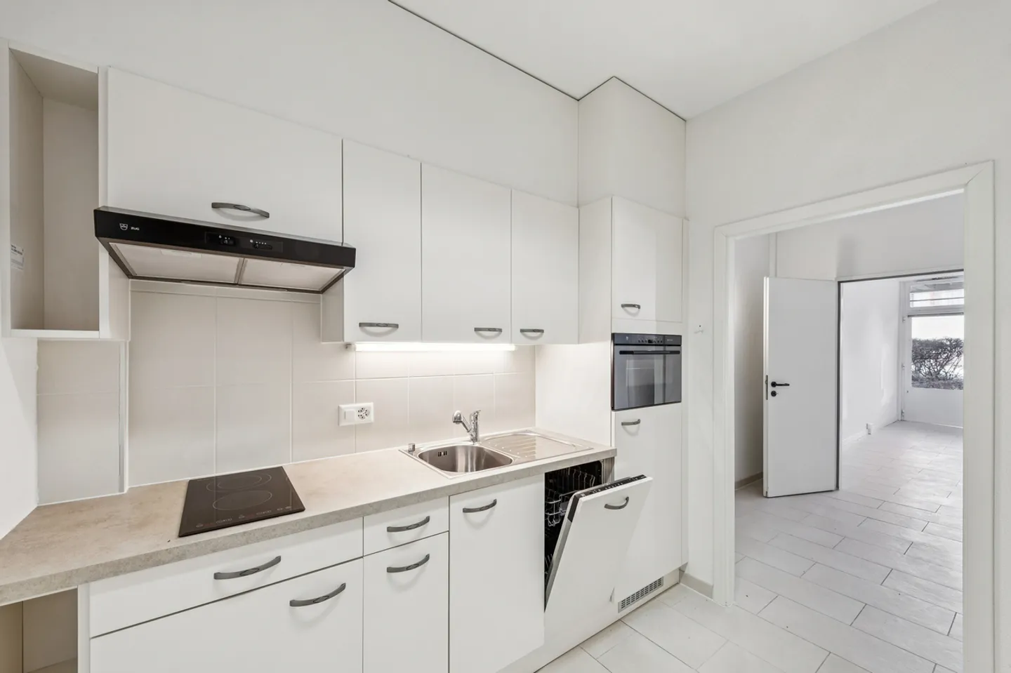 commercial space open to various activities - Photo 6 of 9