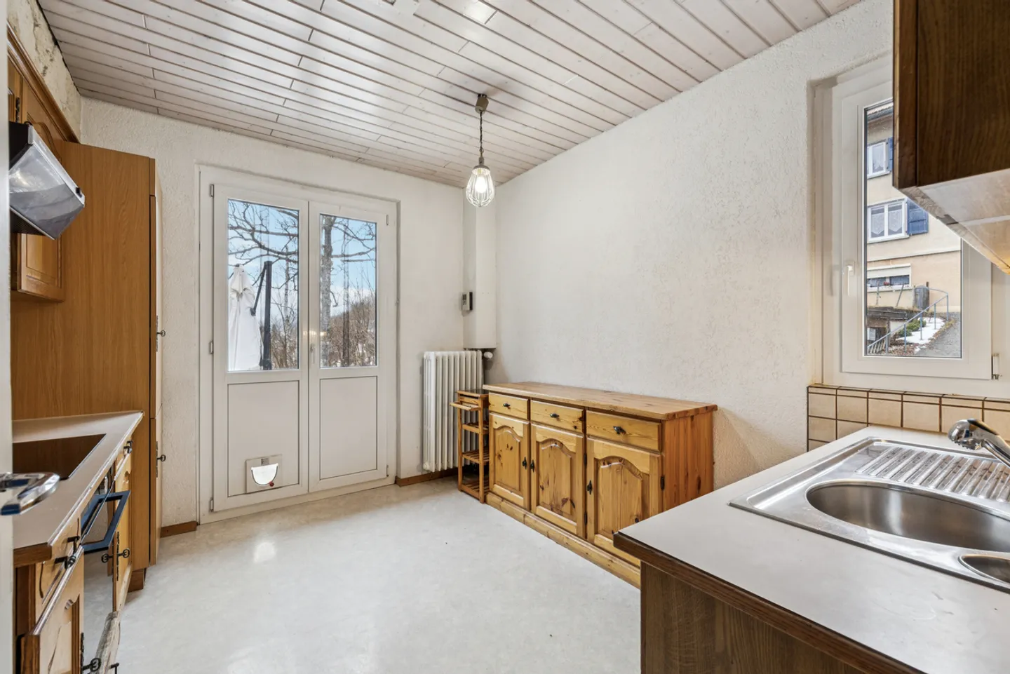 Detached house with 6.5 rooms, garden, terrace and great potential - Photo 5 of 13