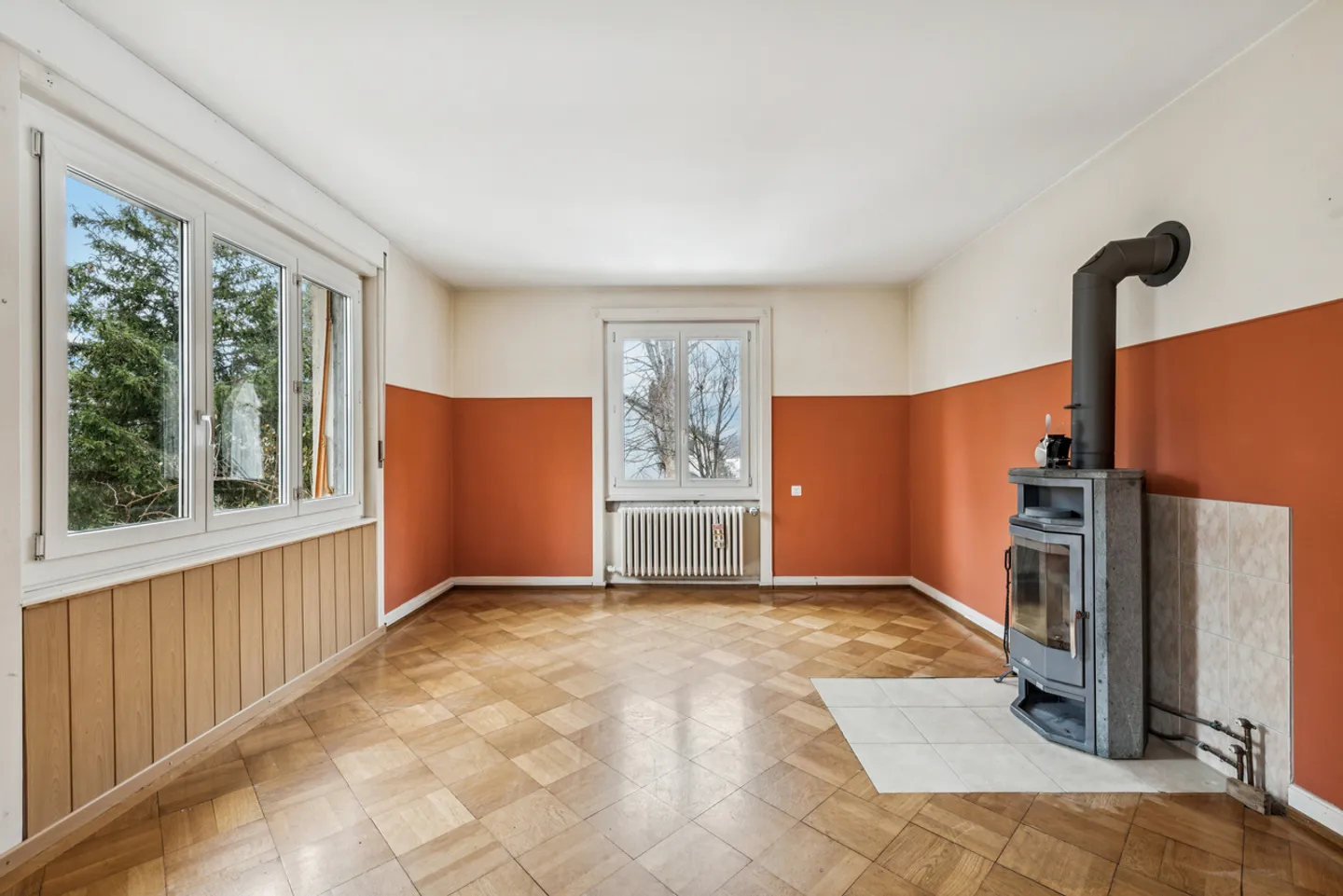 Detached house with 6.5 rooms, garden, terrace and great potential - Photo 3 of 13