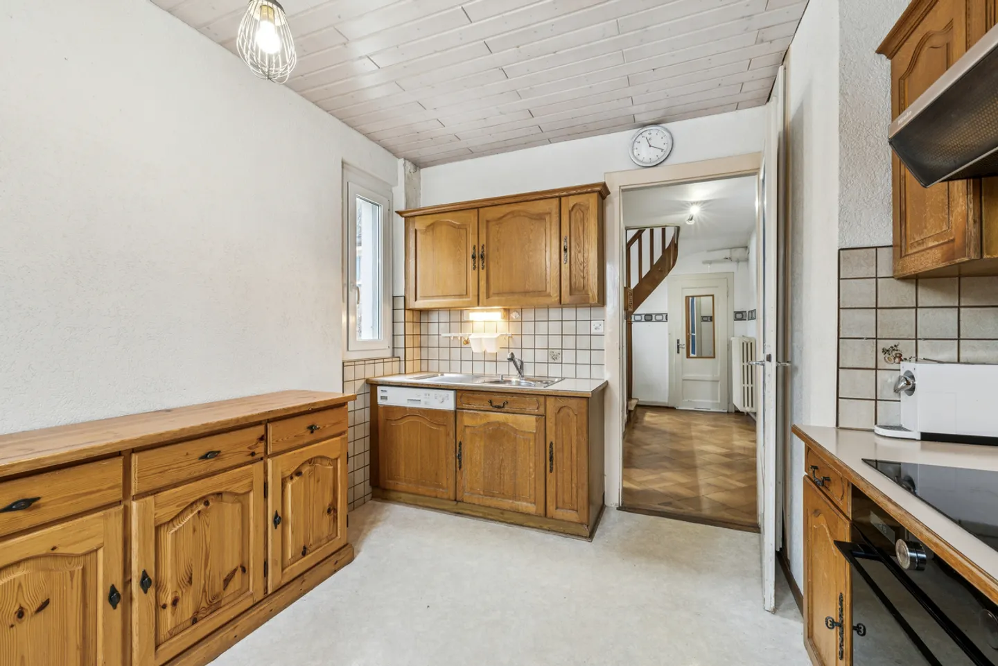 Detached house with 6.5 rooms, garden, terrace and great potential - Photo 6 of 13