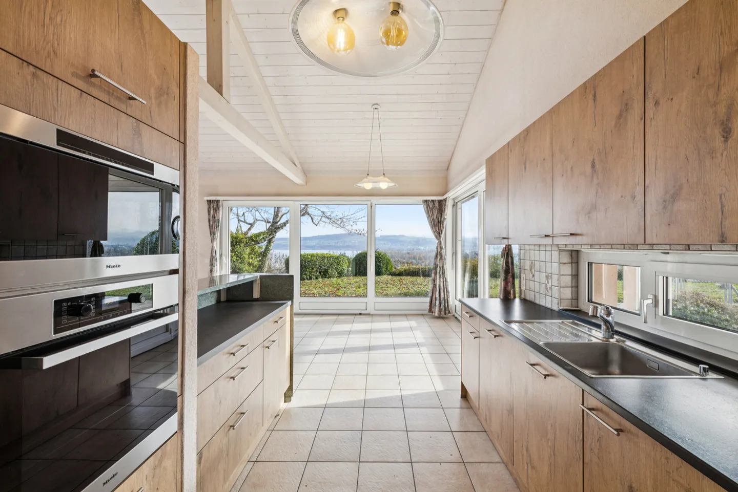 Riduzione di prezzo - Casa progettata da un architetto, vista lago eccezionale - Foto 6 di 9