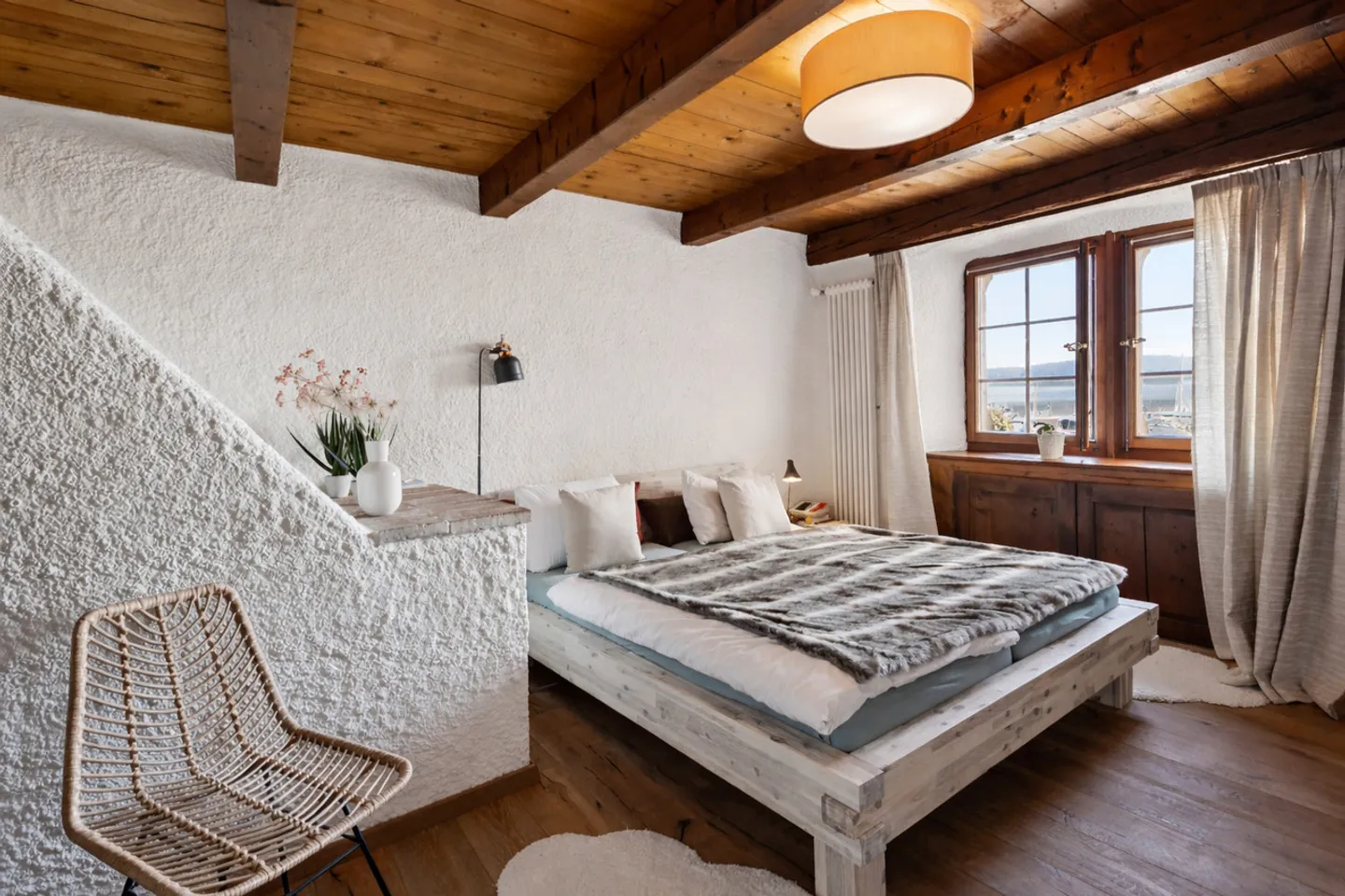 Maison villageoise de caractère située face au lac de Neuchâtel ! - Photo 7 of 13