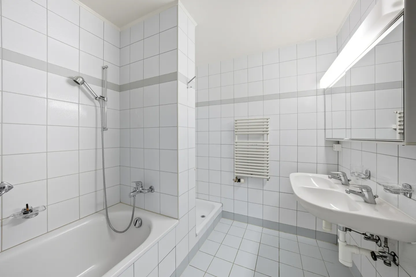 Appartement spacieux avec jardin - Photo 10 sur 13