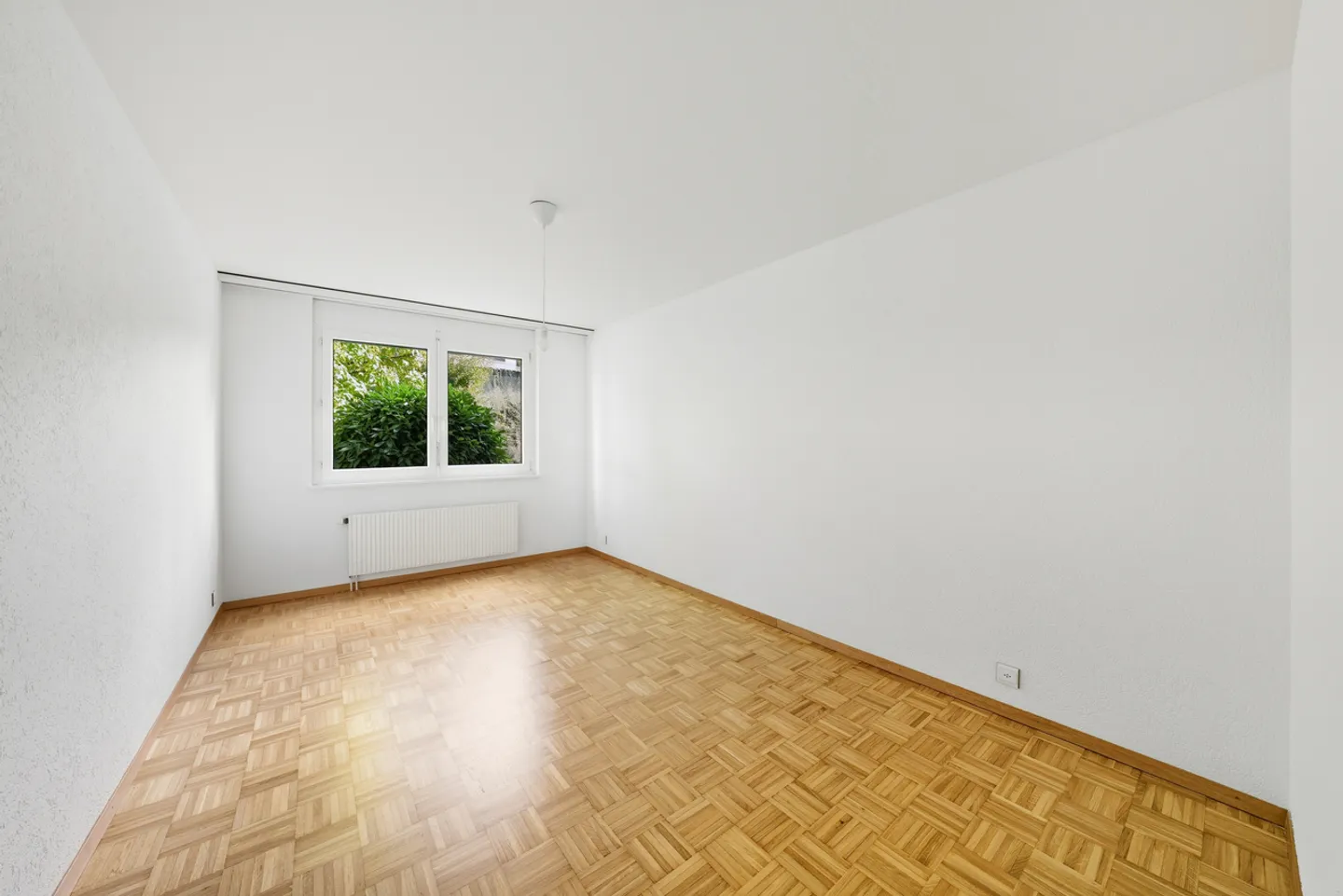 Appartement spacieux avec jardin - Photo 9 sur 13