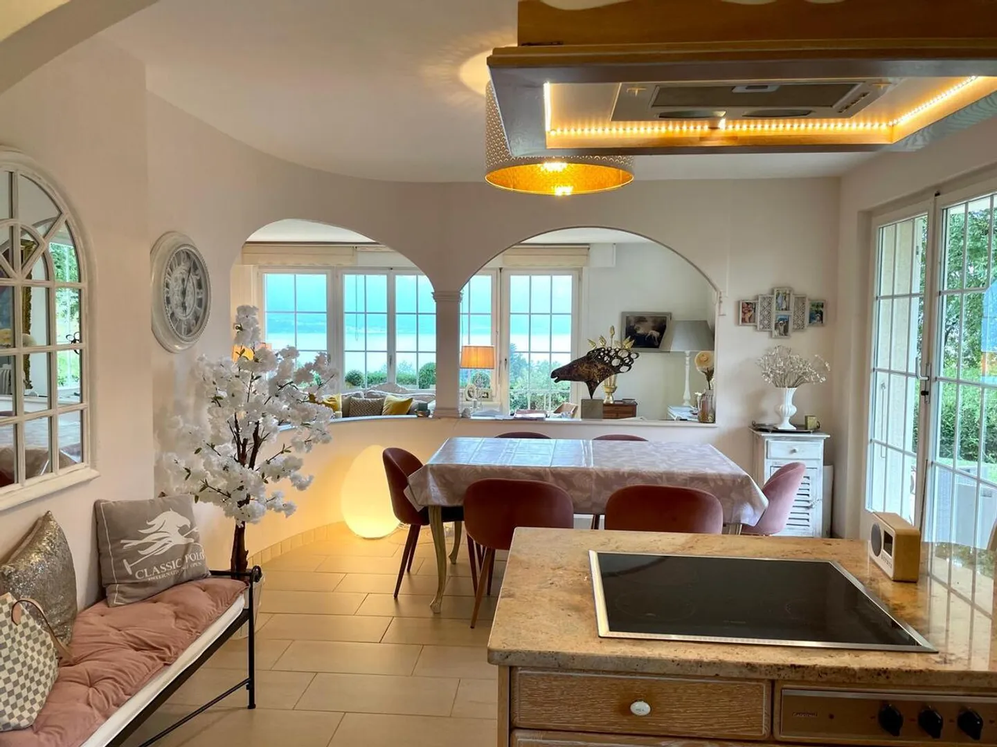 Villa spacieuse avec vue lac - Photo 4 sur 13