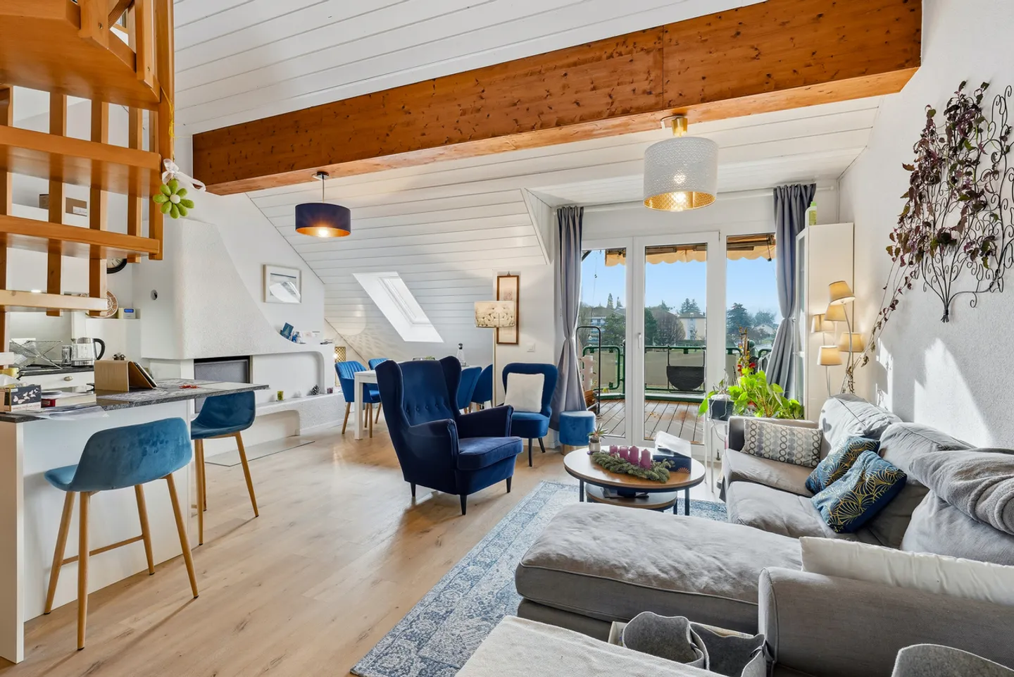 Charmant Appartement Duplex avec Vue Lac - Photo 1 sur 13