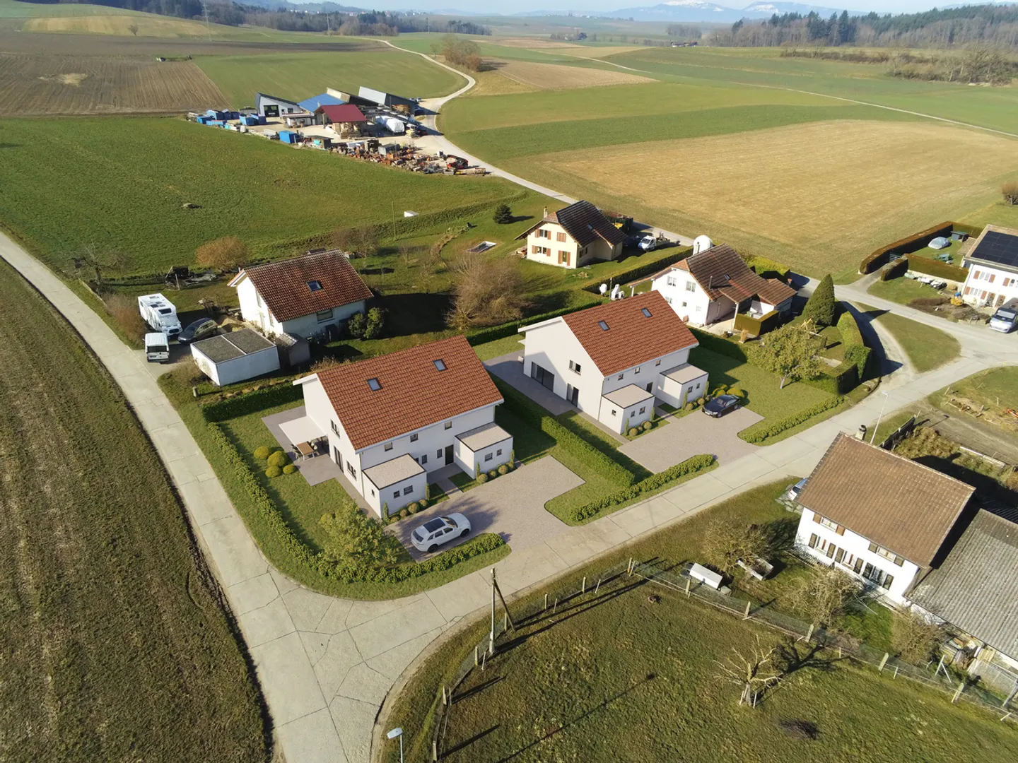 Neue Villa nach Plan in einem grünen Raum - Foto 1 von 12