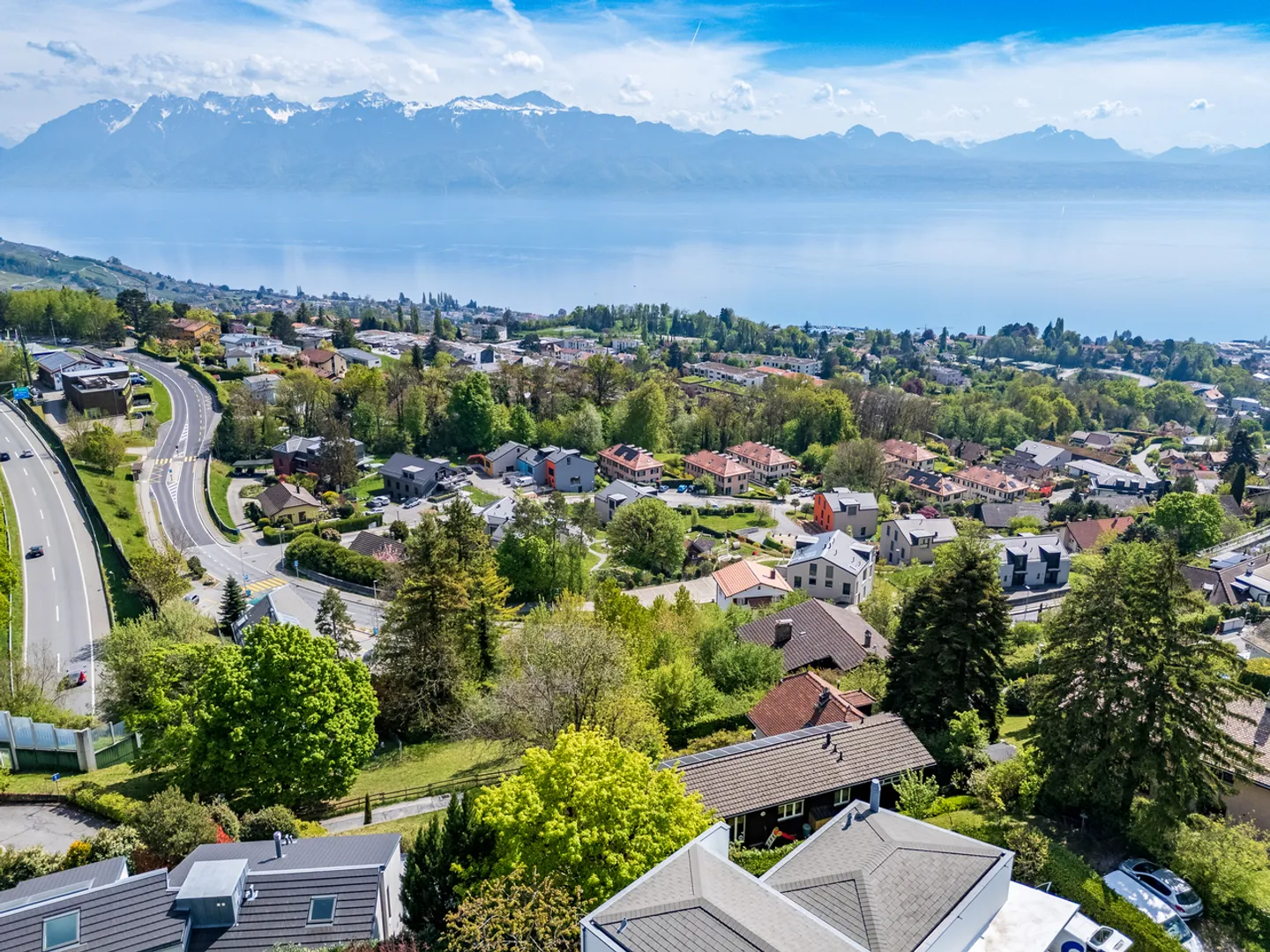 Large bright villa with lake view and rental yield - Photo 6 of 13