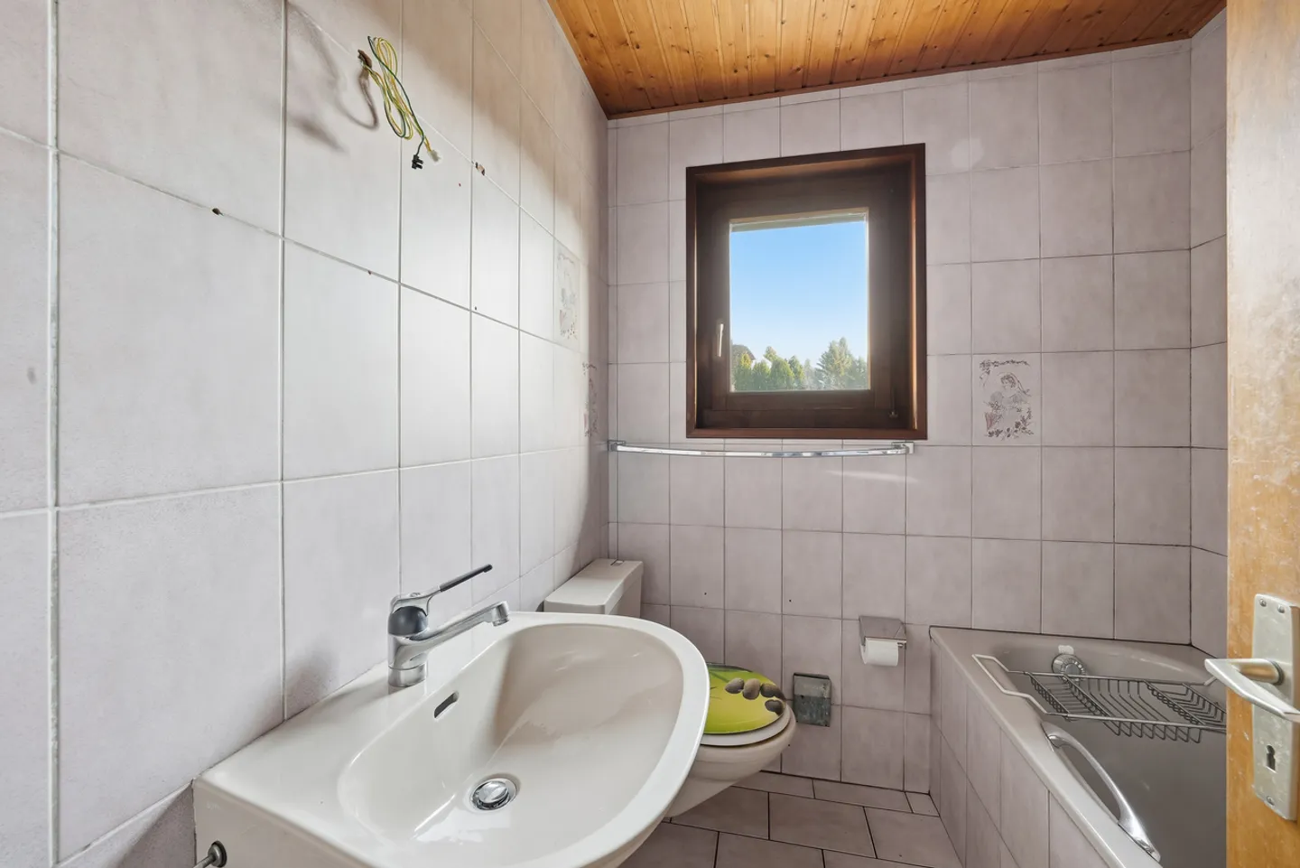 Großes Haus mit zwei Wohnungen und Erweiterungspotenzial - Foto 11 von 13