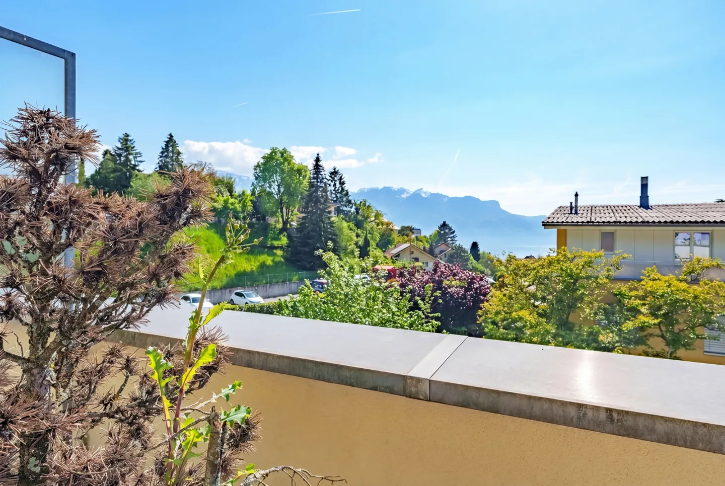 Maison mitoyenne spacieuse - Photo 1 sur 12