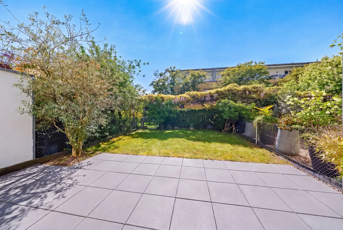 Large house with a view of Lake Geneva - Photo 1 of 13
