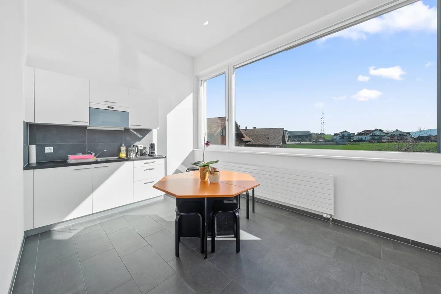 Commercial building with a yield of 5.45% - Photo 5 of 9