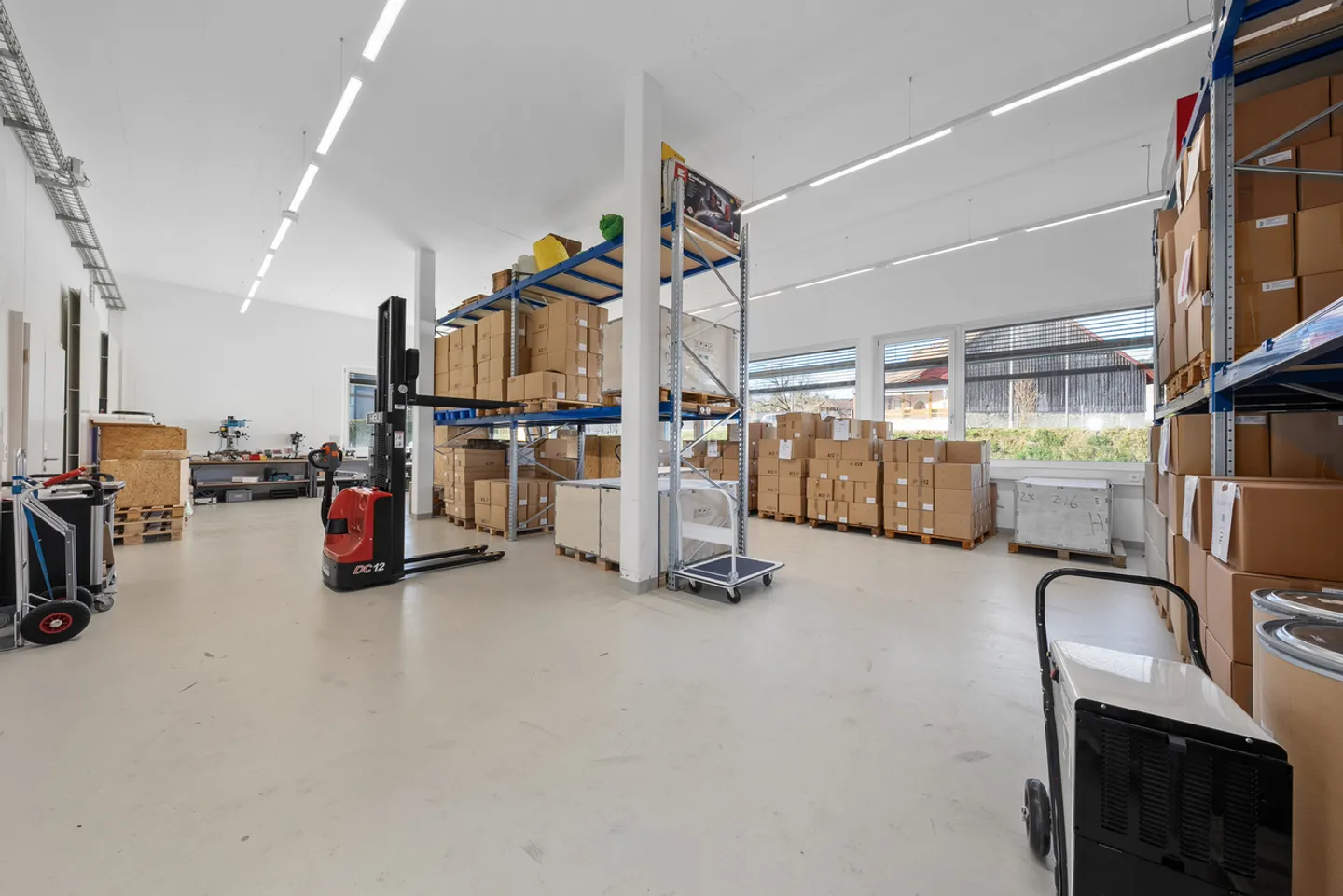 Commercial building with a yield of 5.45% - Photo 6 of 9