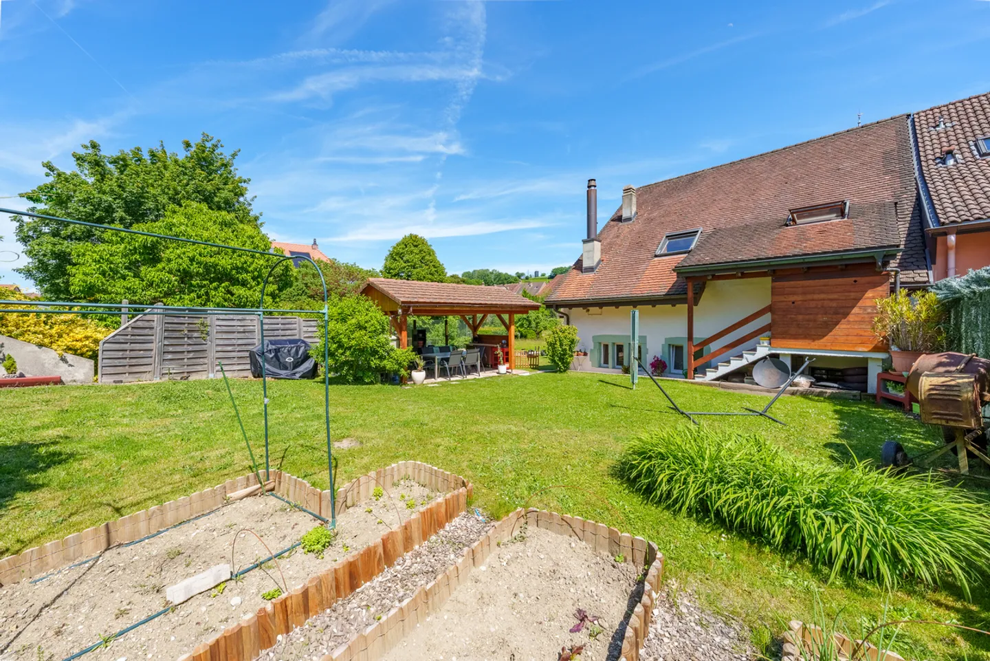 Charmant Appartement Duplex avec Jardin - Photo 6 sur 13
