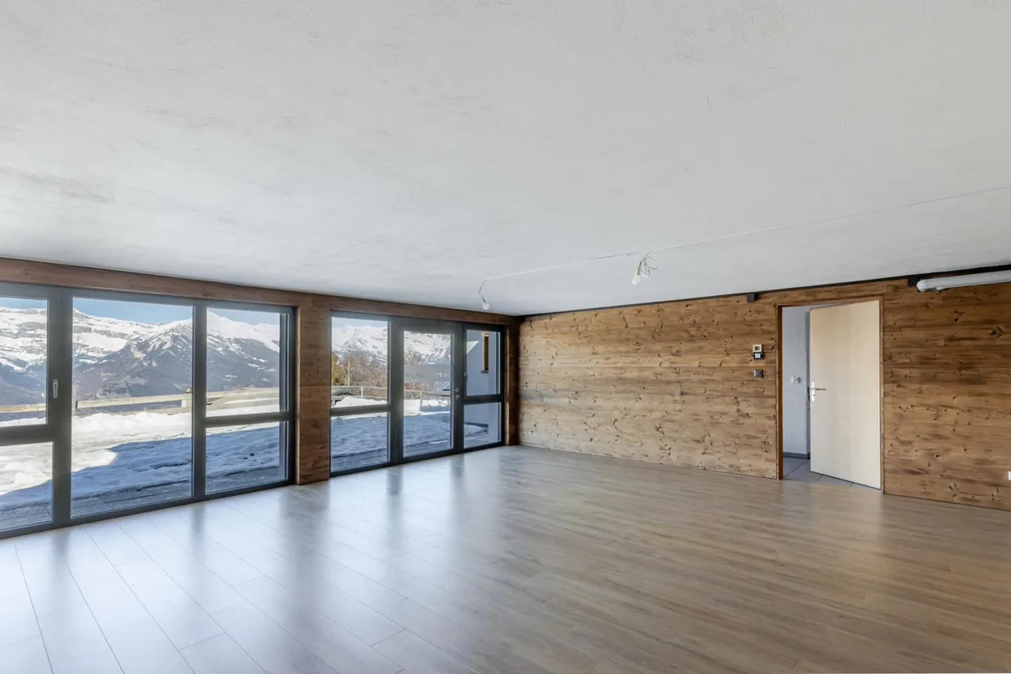 Chalet eccezionale ristrutturato nel 2024 - Vista panoramica sulle Alpi - Foto 8 di 13