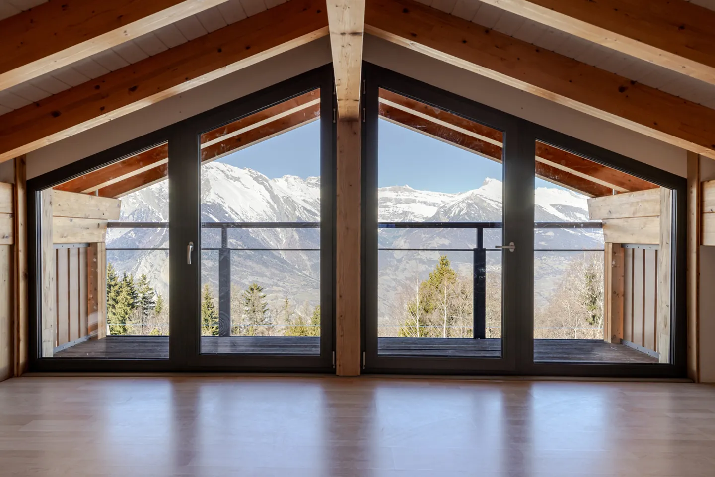 Chalet eccezionale ristrutturato nel 2024 - Vista panoramica sulle Alpi - Foto 7 di 13