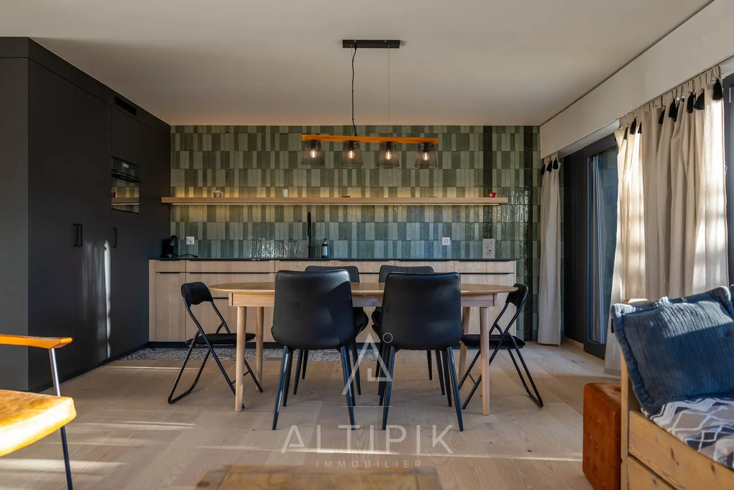 Appartamento ristrutturato con grande balcone d'angolo e vista mozzafiato - Foto 1 di 6