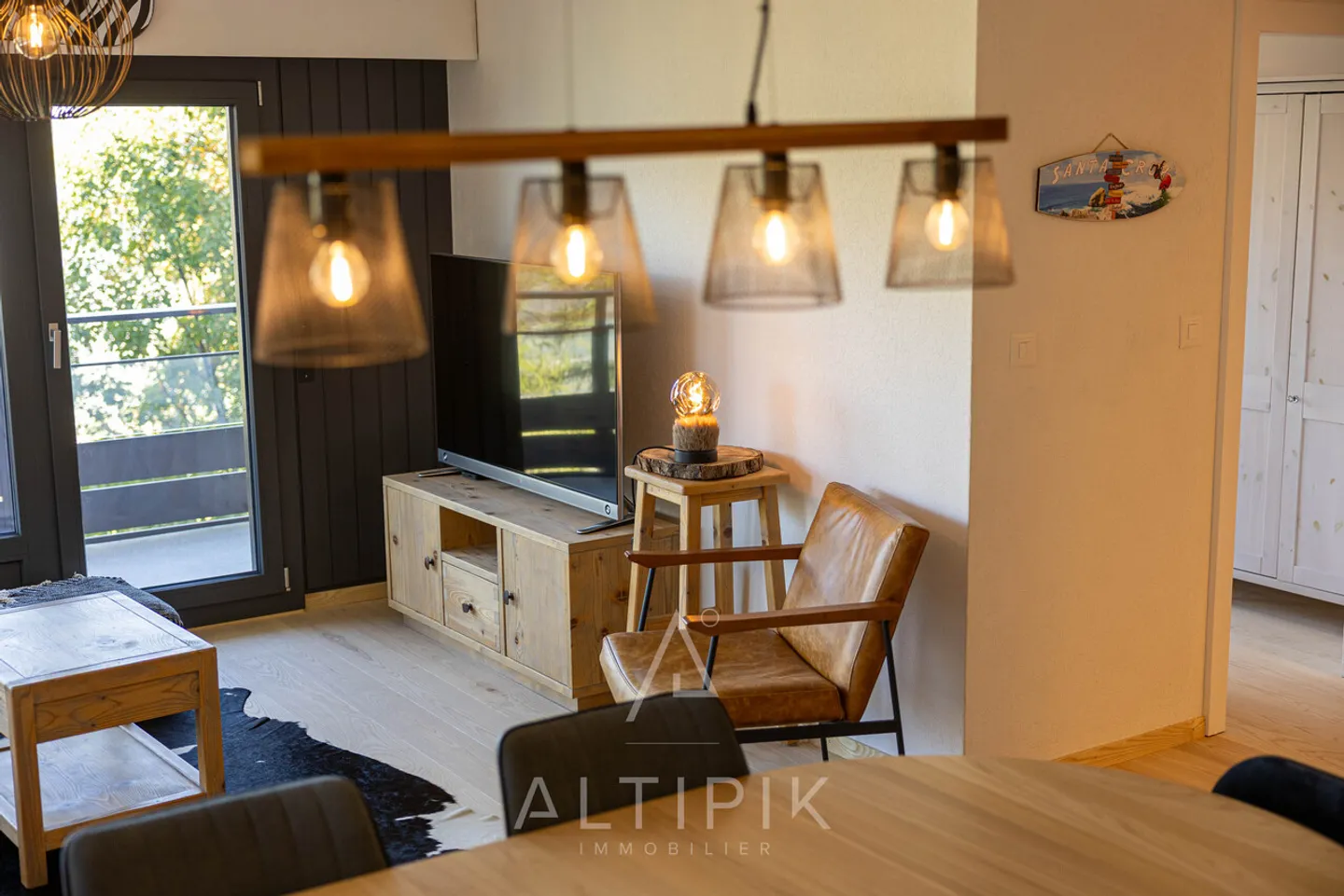 Appartamento ristrutturato con grande balcone d'angolo e vista mozzafiato - Foto 6 di 10