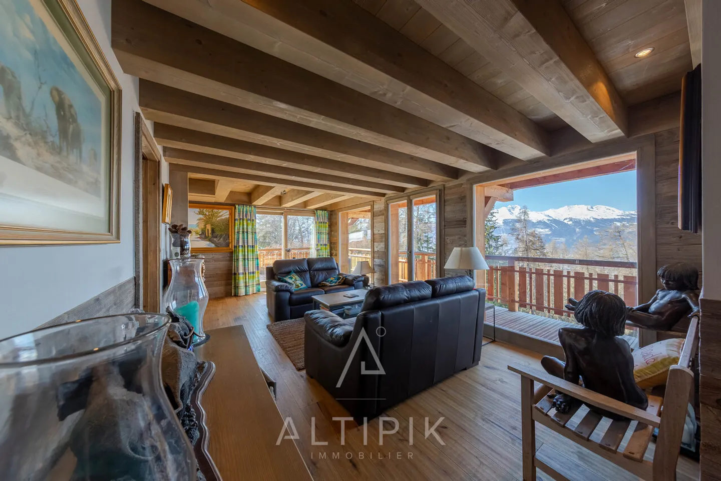 Superb chalet close to Sion and the 4 Valleys area - Photo 3 of 13