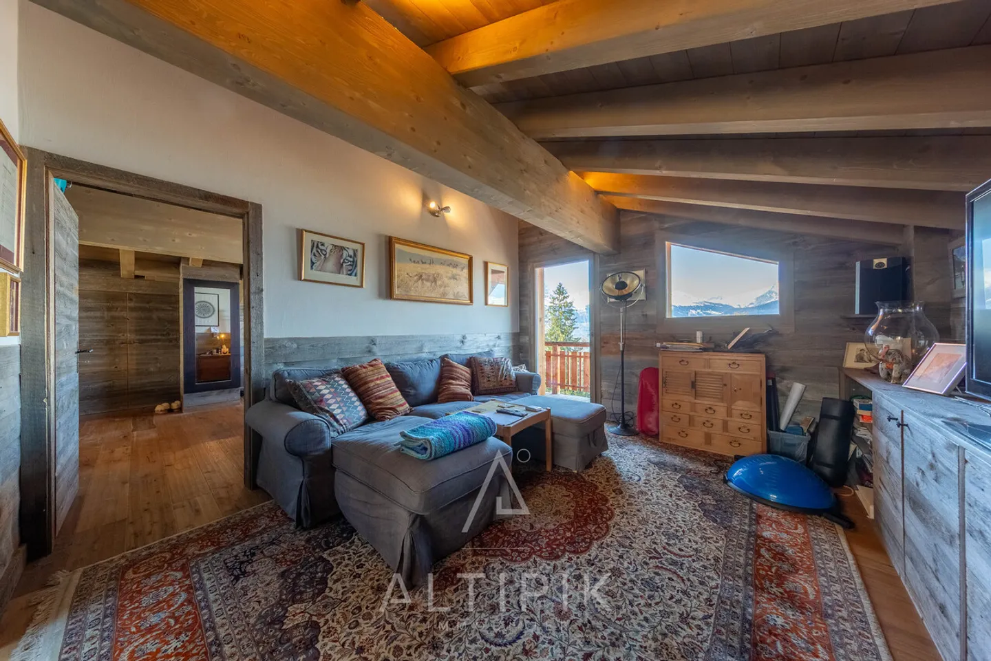 Superb chalet close to Sion and the 4 Valleys area - Photo 11 of 13