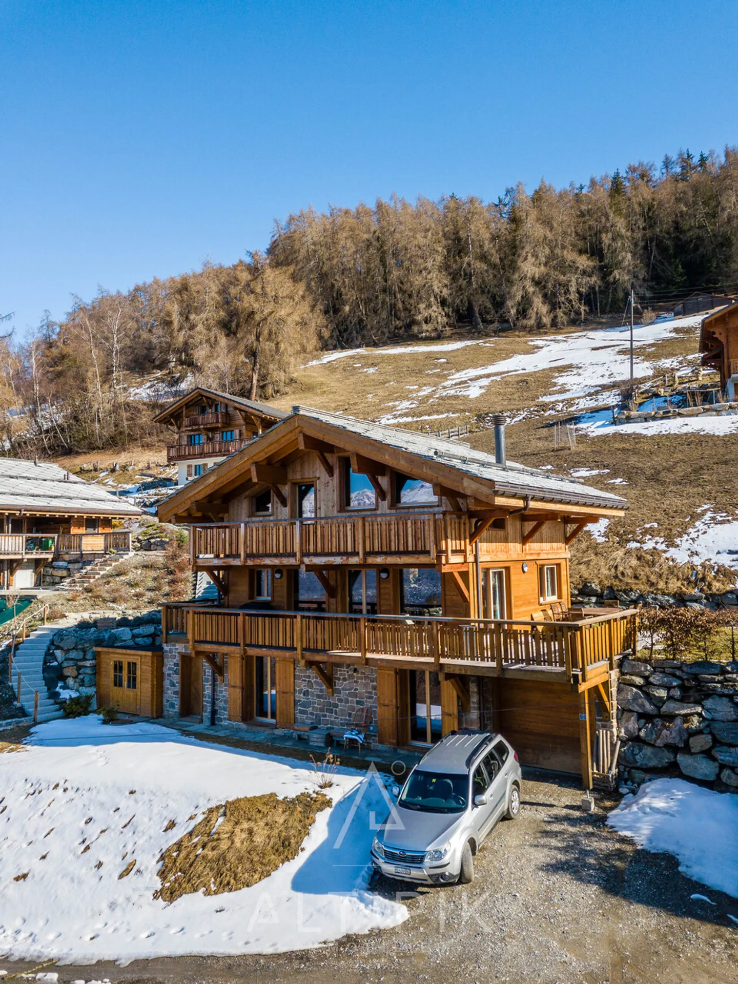 Superb chalet close to Sion and the 4 Valleys area - Photo 1 of 13