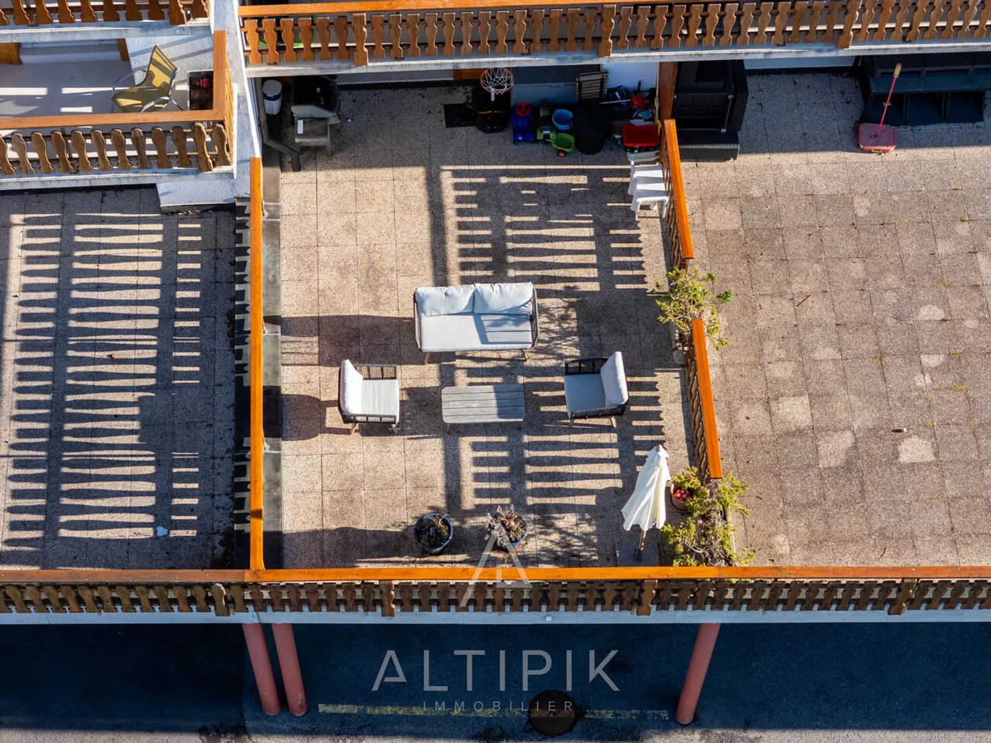 Appartamento con 3 camere da letto in pieno centro con accesso alla piscina - Foto 7 di 13