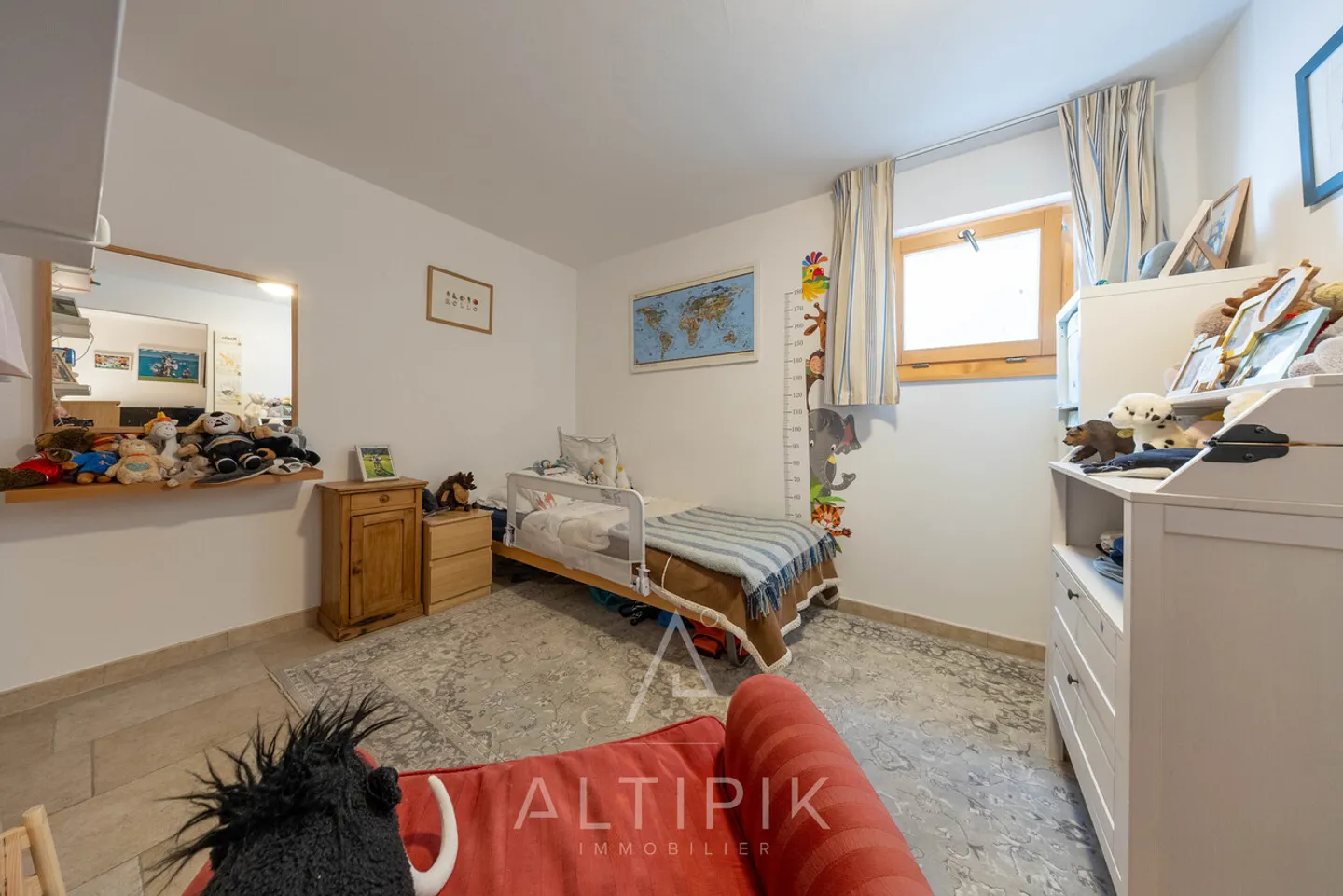 Appartamento con 3 camere da letto in pieno centro con accesso alla piscina - Foto 11 di 13