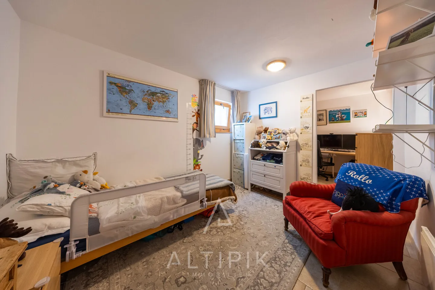 Appartamento con 3 camere da letto in pieno centro con accesso alla piscina - Foto 9 di 13