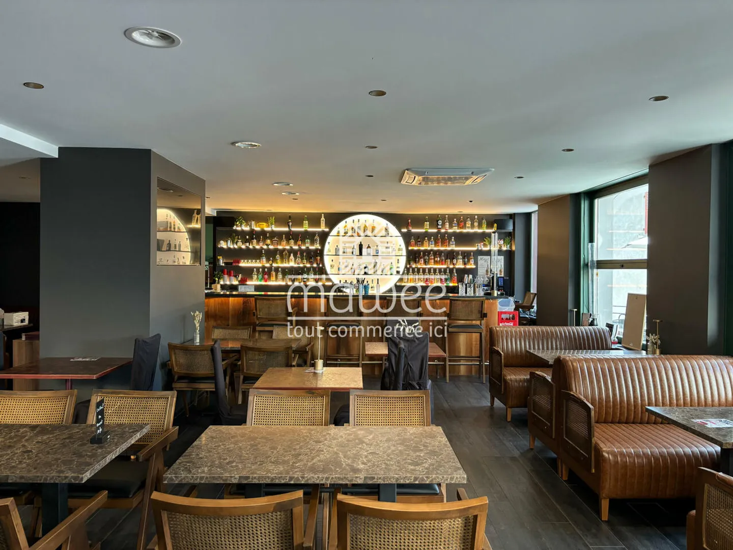 Elegant and prestigious bar-restaurant in the heart of Fully! - Photo 2 of 9