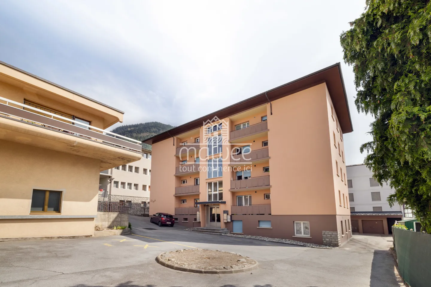 Idéalement situé au centre de Riddes - appartement de 2,5 pièces - Photo 2 sur 9