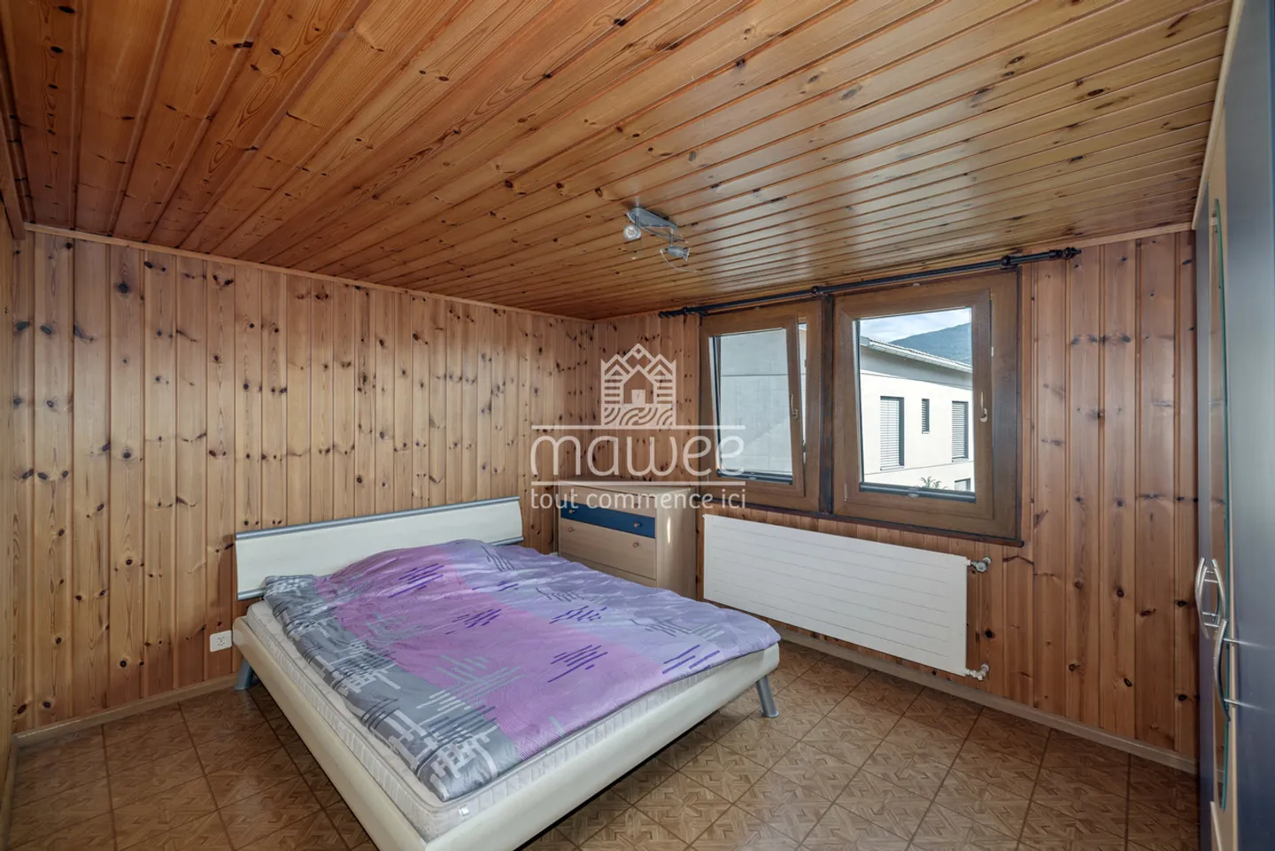 Semi-detached chalet with outbuilding and great potential in Granois - Photo 5 of 13