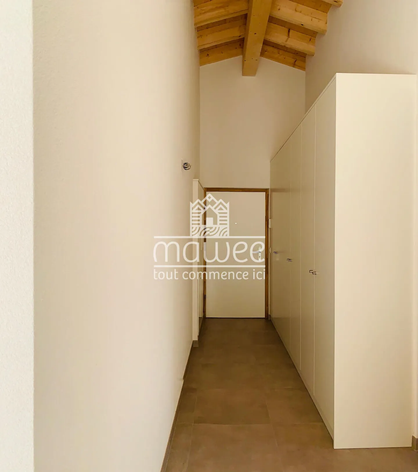 Bright apartment with balcony and view of the Rhône plain - Photo 7 of 9