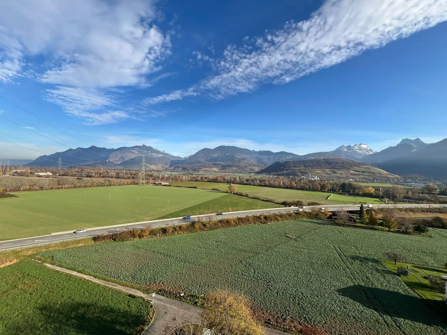 Attico luminoso di 2,5 locali con vista panoramica, ideale per investitori - Foto 6 di 9